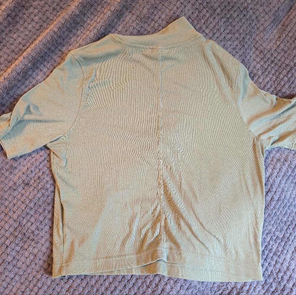 Nike top - Picture 3 of 4